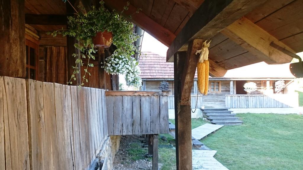 Rustic Home Mia دوغا غيسا الغرفة الصورة
